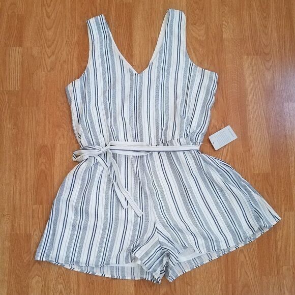 NEW Vanity Room Sleeveless V-neck Romper sz XL - Picture 3 of 7